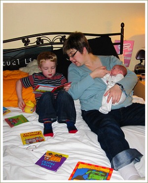 mum reading to children
